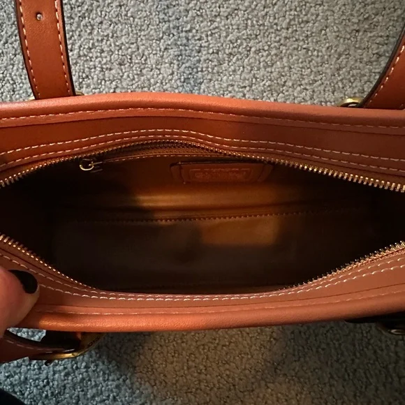 coach inspired swing zip bag - Picture 4 of 7